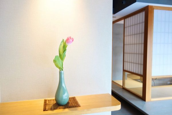 春日粉俏綠草如茵