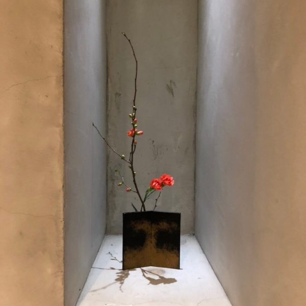 春、一雷啓花酒牛神始